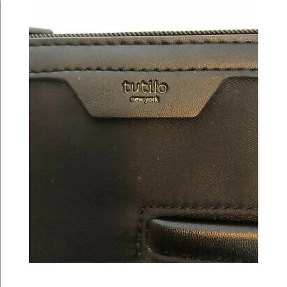 Tutilo New York black nylon wristlet lap top bag size 12/9 Guc - Picture 9 of 13